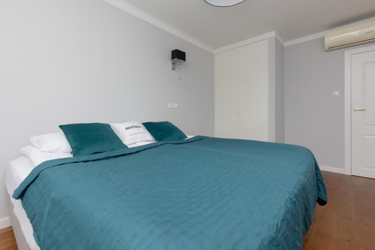 City Center Aparthotel Chmielna By Noclegi Renters Varsó Kültér fotó