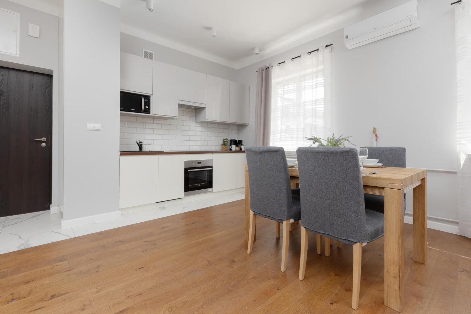 City Center Aparthotel Chmielna By Noclegi Renters Varsó Kültér fotó