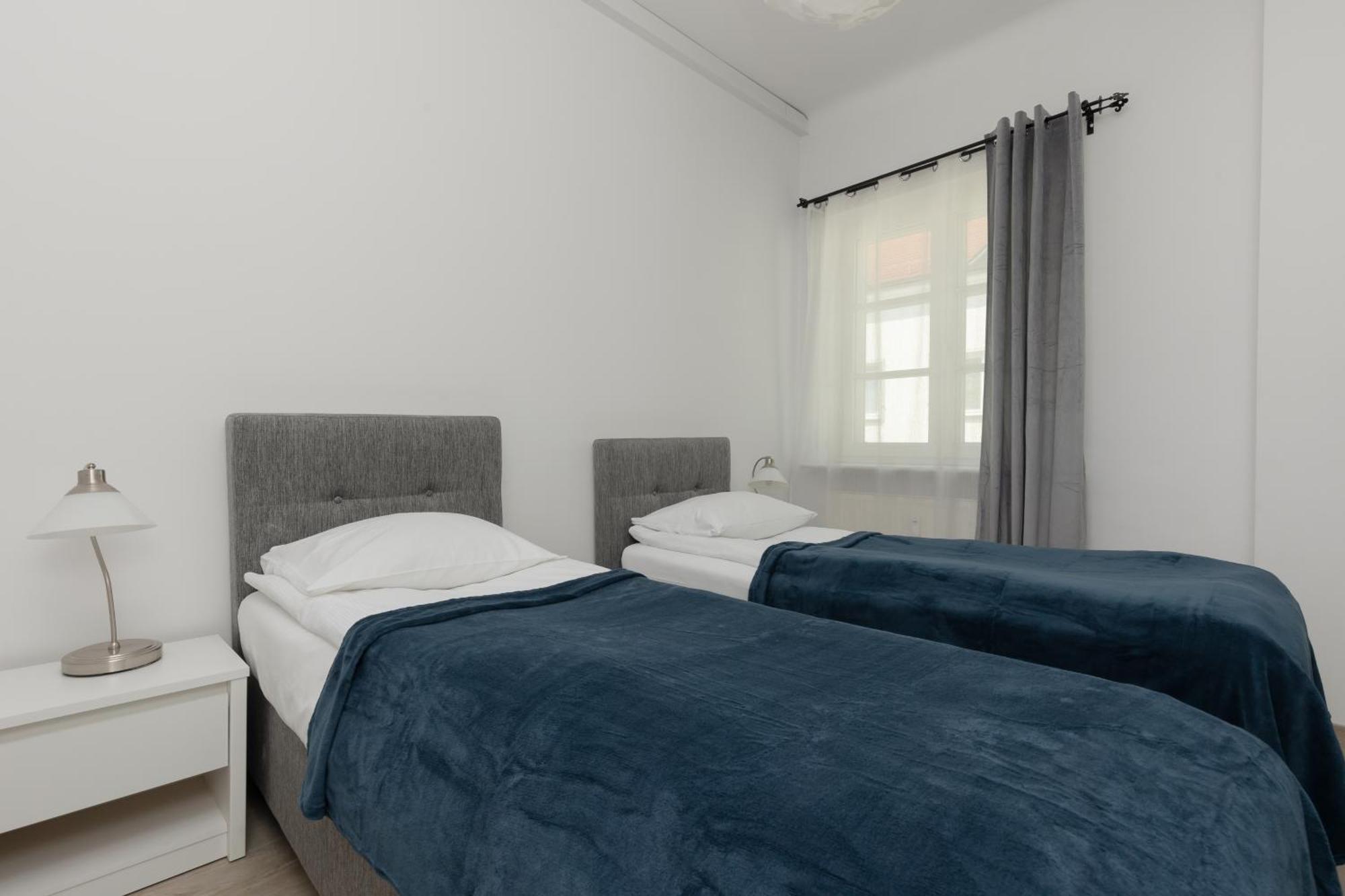 City Center Aparthotel Chmielna By Noclegi Renters Varsó Kültér fotó
