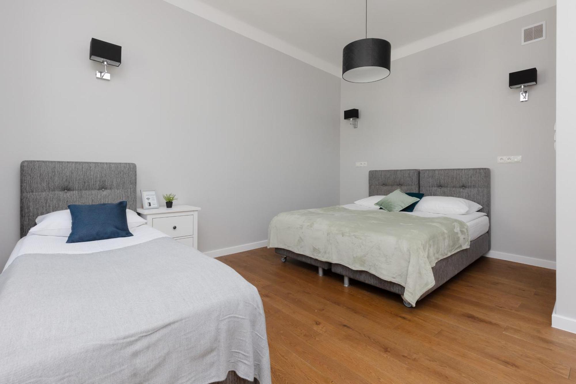 City Center Aparthotel Chmielna By Noclegi Renters Varsó Kültér fotó