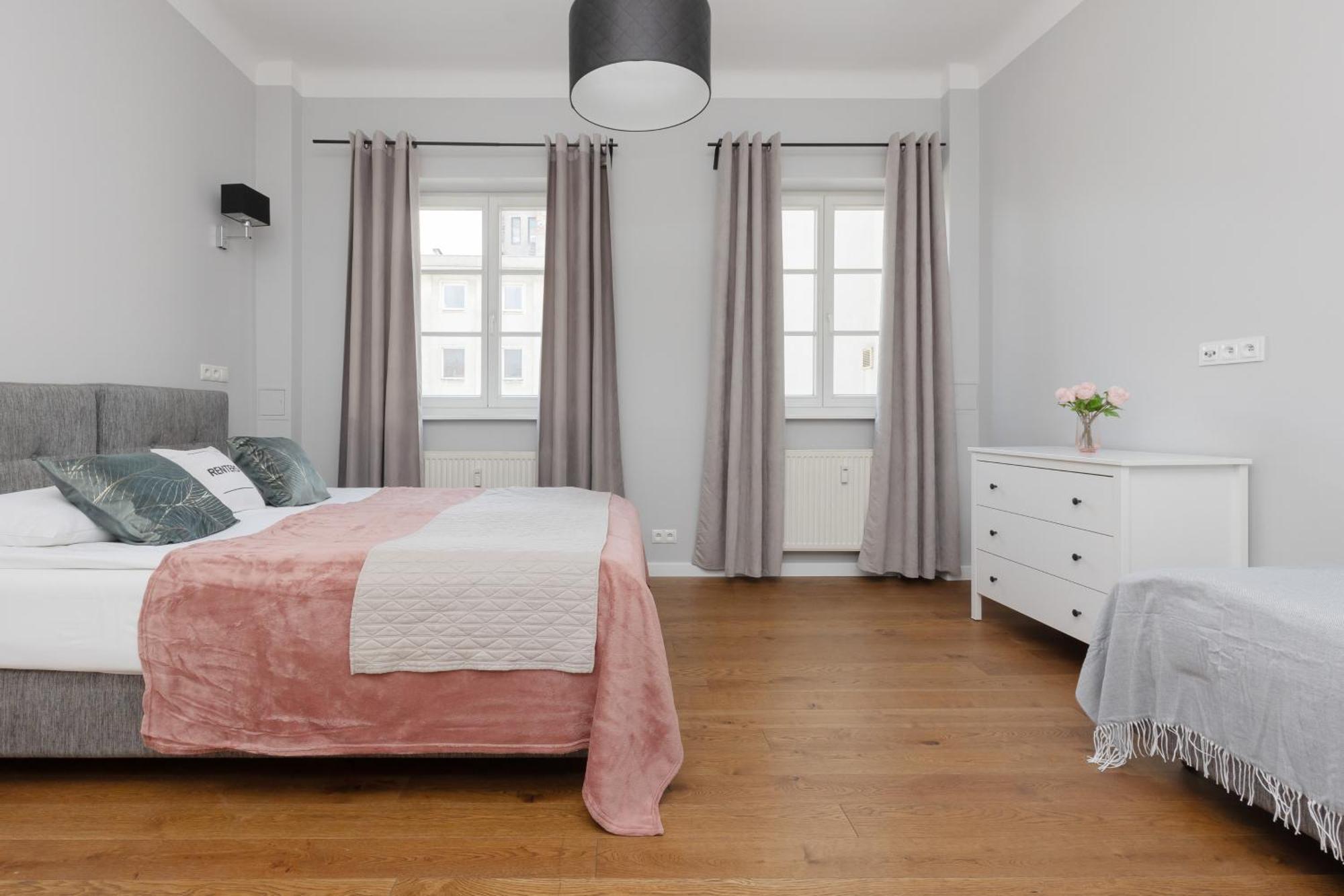 City Center Aparthotel Chmielna By Noclegi Renters Varsó Kültér fotó