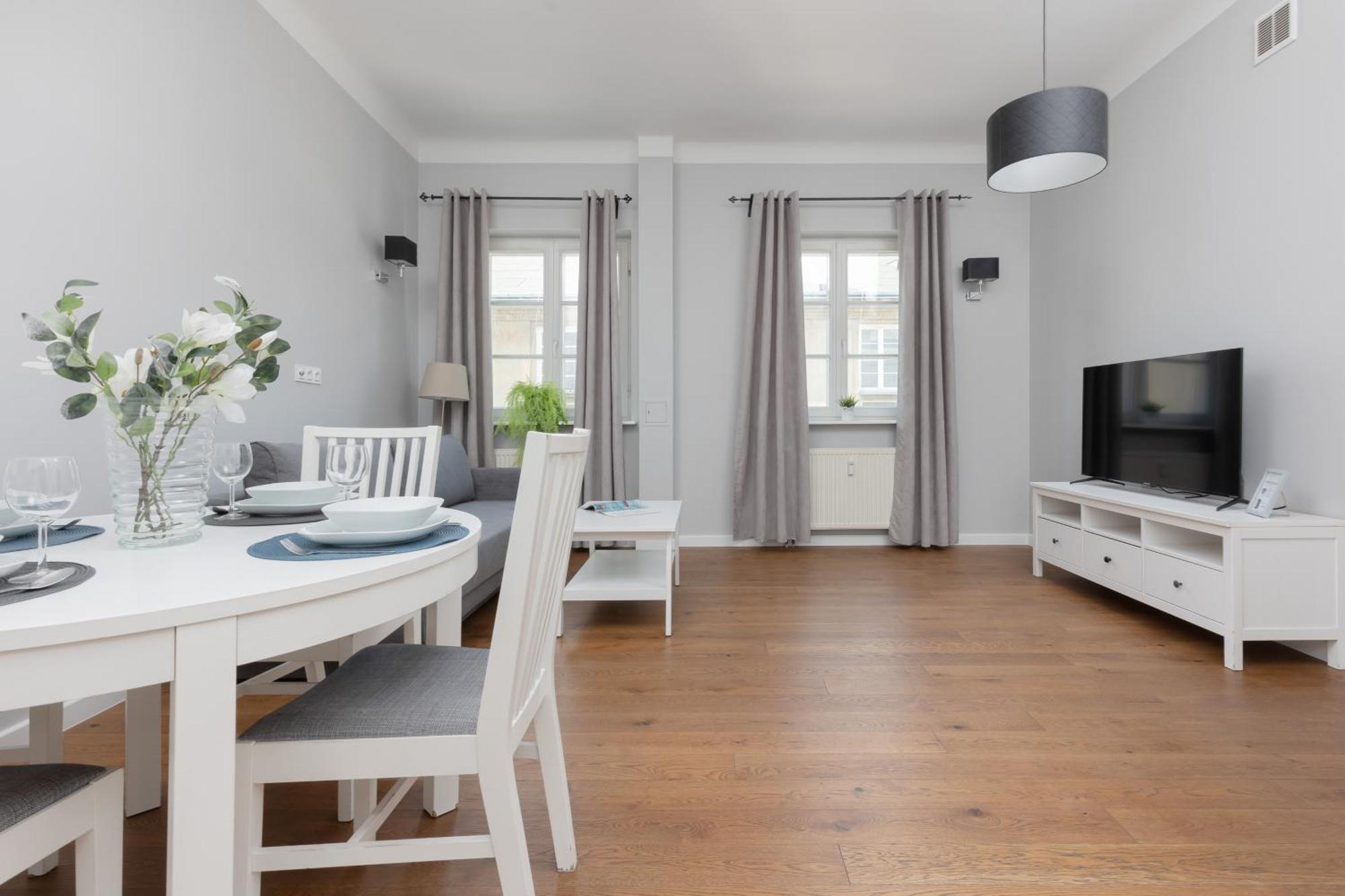 City Center Aparthotel Chmielna By Noclegi Renters Varsó Kültér fotó