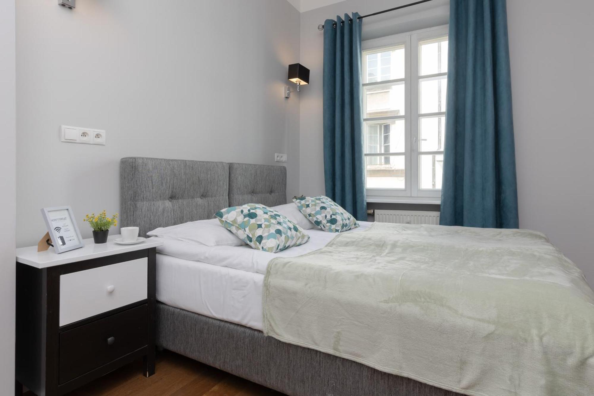City Center Aparthotel Chmielna By Noclegi Renters Varsó Kültér fotó