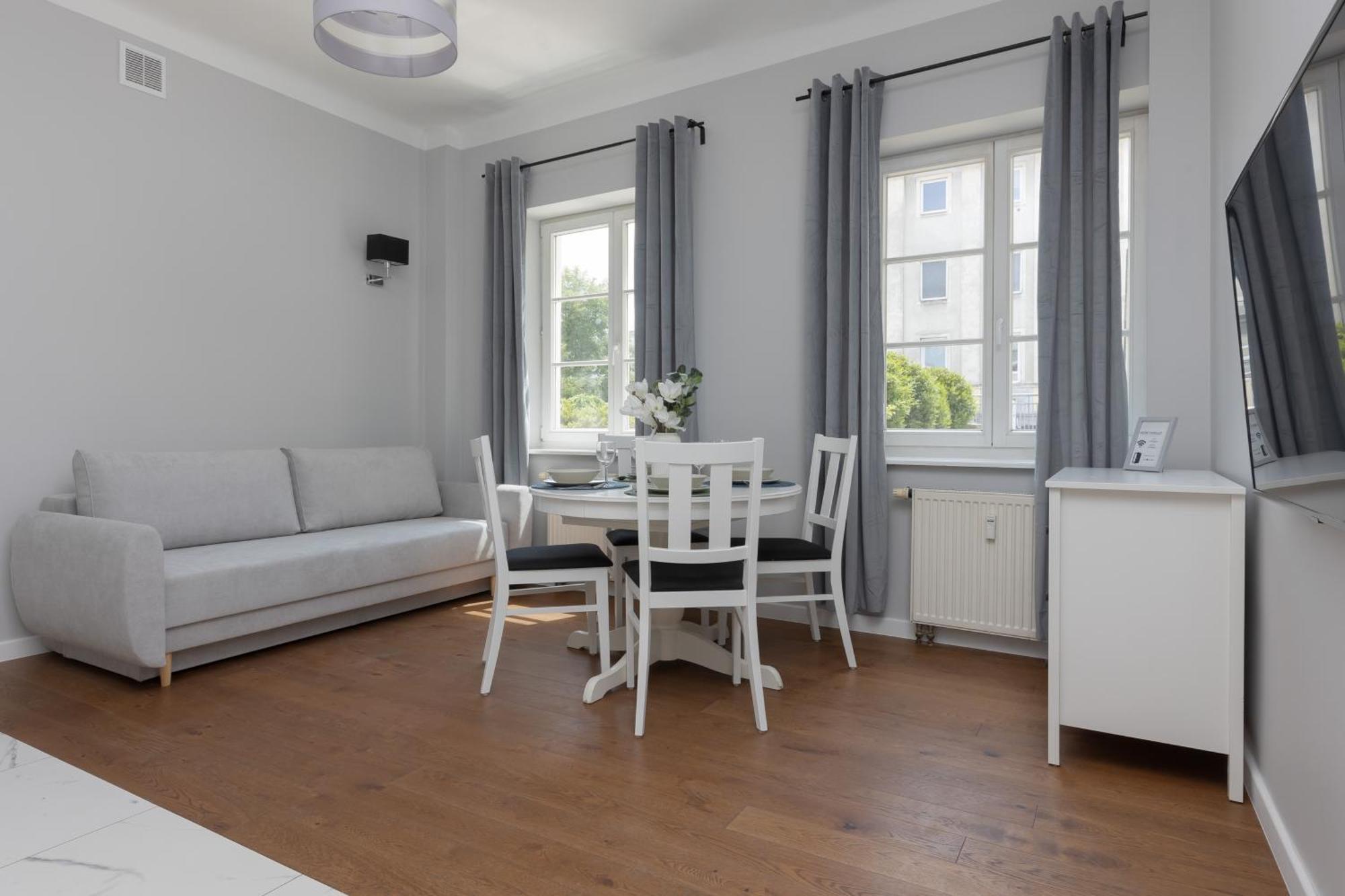 City Center Aparthotel Chmielna By Noclegi Renters Varsó Kültér fotó