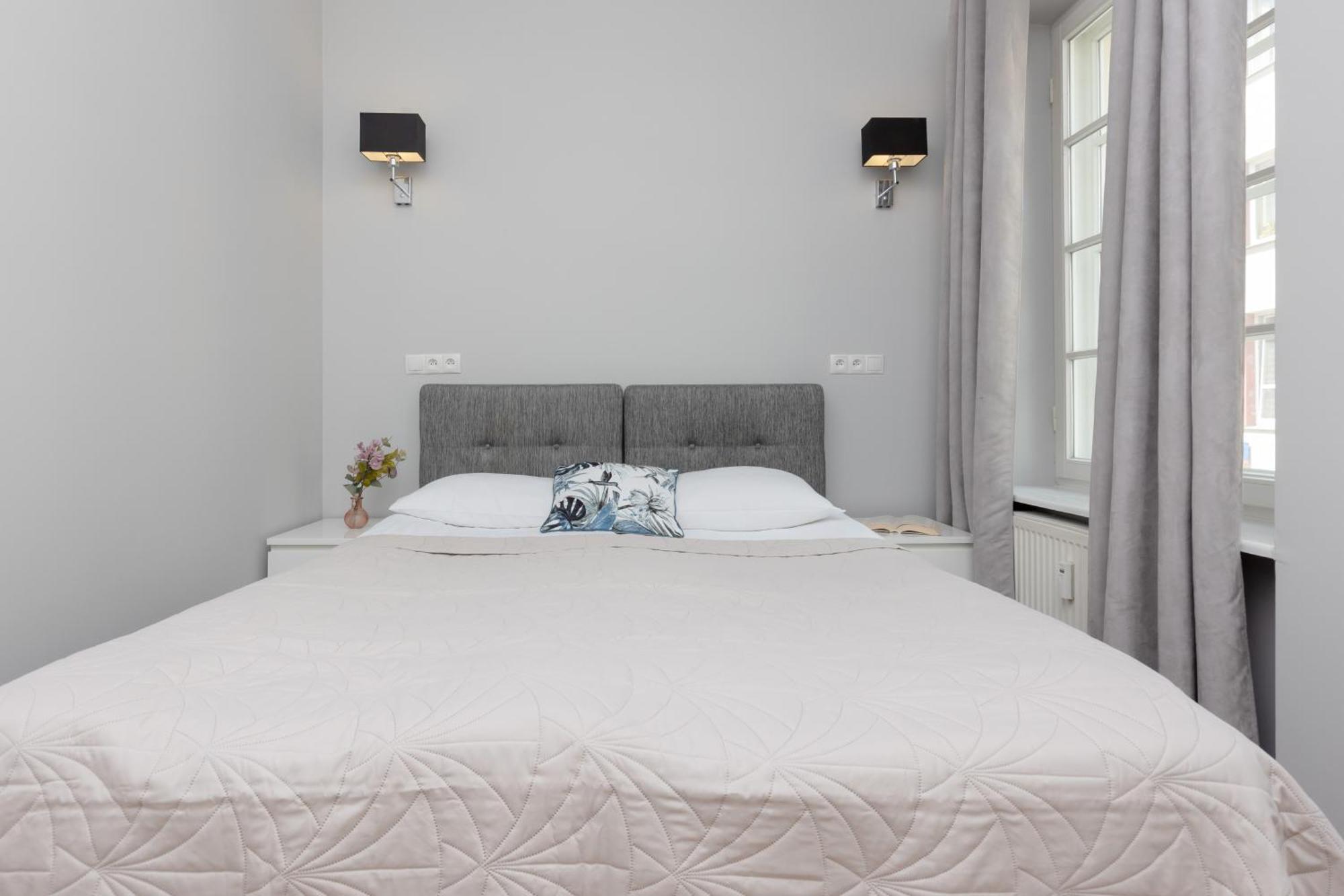 City Center Aparthotel Chmielna By Noclegi Renters Varsó Kültér fotó