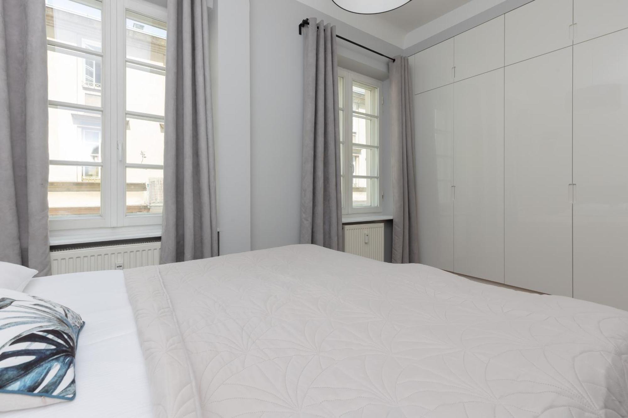 City Center Aparthotel Chmielna By Noclegi Renters Varsó Kültér fotó